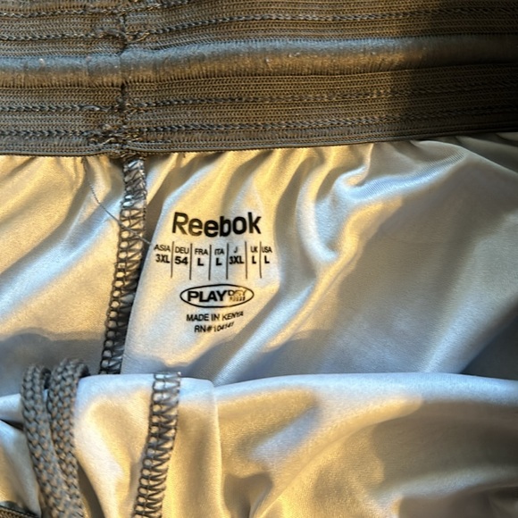 Reebok men’s gray camo with yellow drawstring shorts size L - Picture 4 of 6